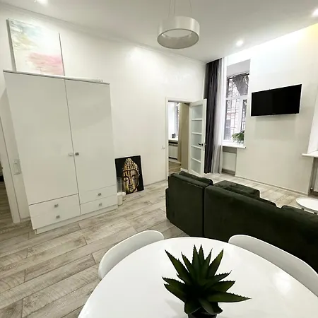 Center Апартаменти *